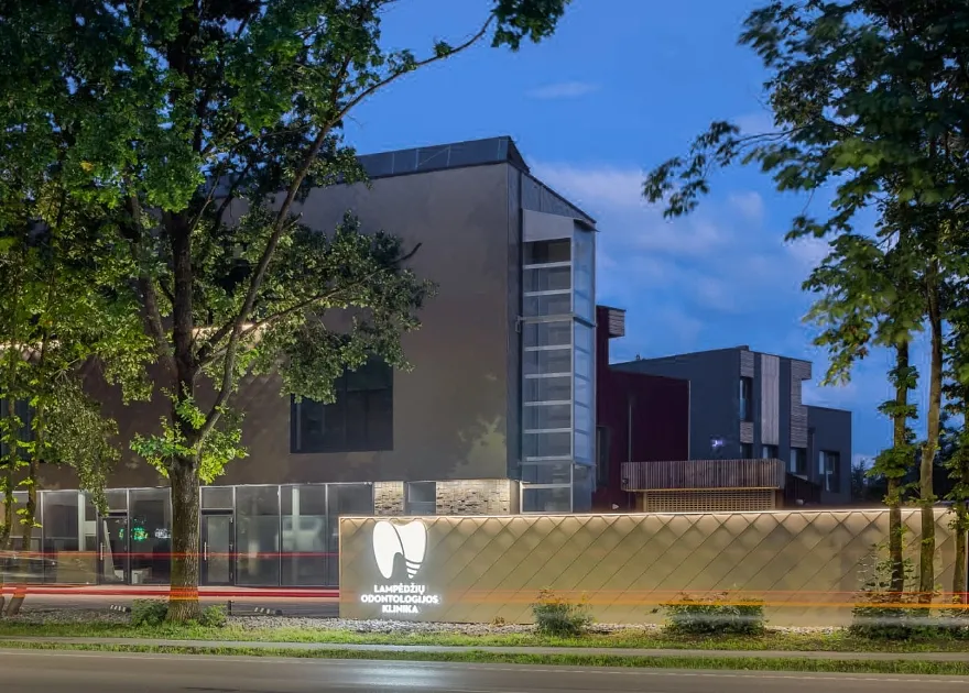 Commercial Building – photo 3